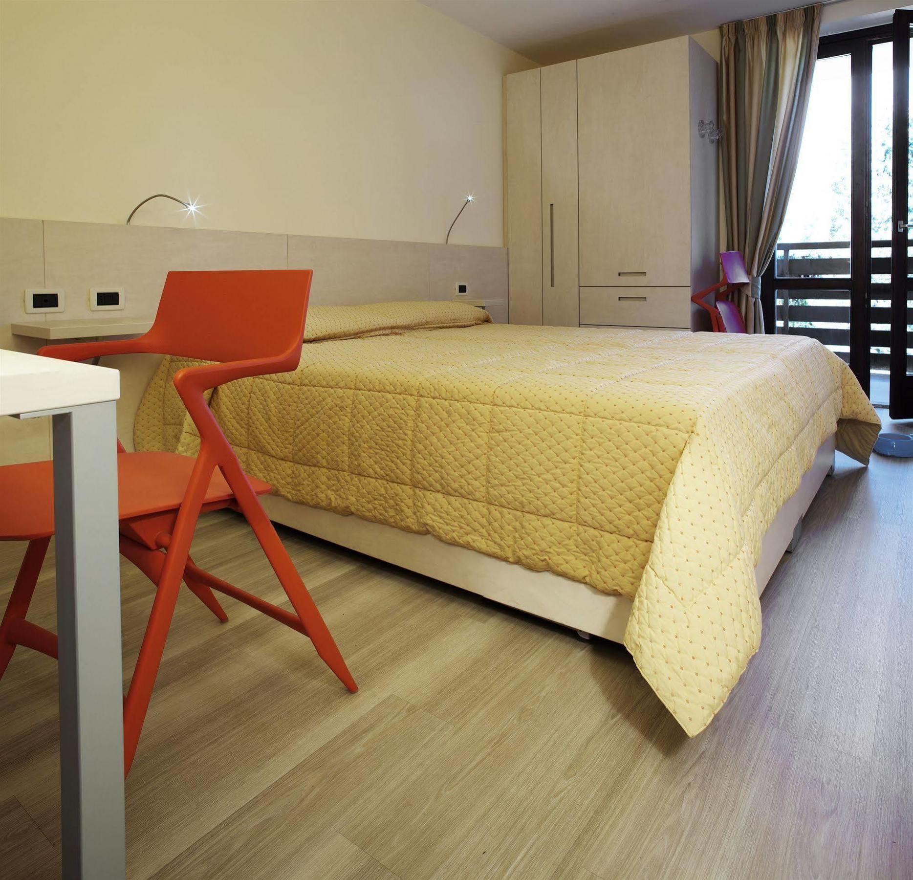 Hotel Alaska โฟลการีดา ภายนอก รูปภาพ