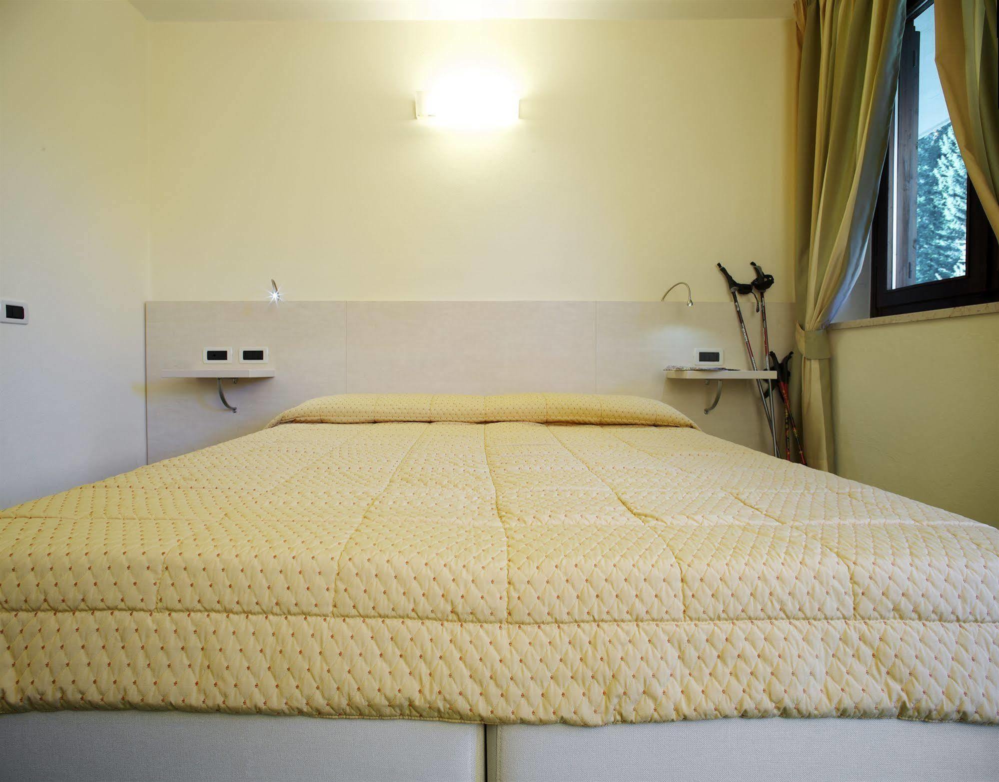 Hotel Alaska โฟลการีดา ภายนอก รูปภาพ