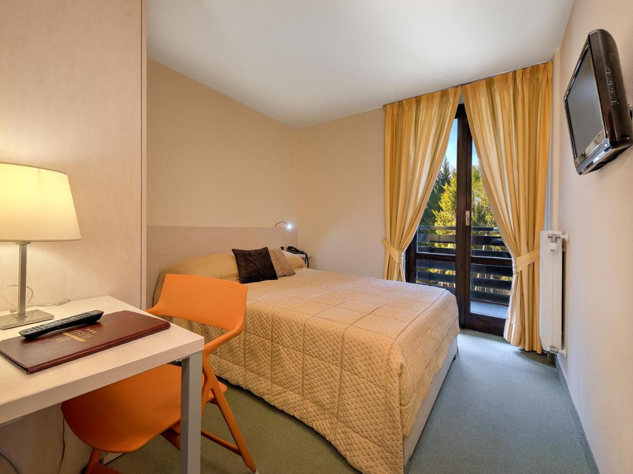Hotel Alaska โฟลการีดา ภายนอก รูปภาพ